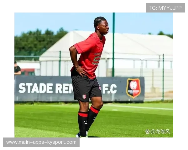 利雅得新月3000万欧截胡梅特，18岁法甲前锋加盟卫冕冠军